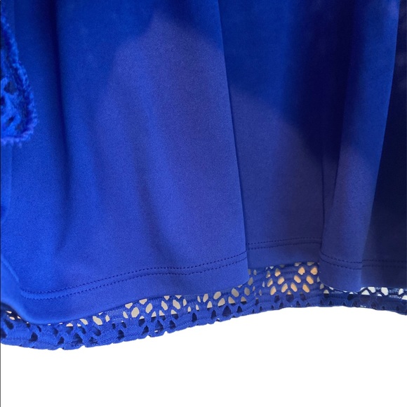 EXPRESS BLUE LACE MINI DRESS, THREE QUARTER SLEEVE, ADJUSTABLE STRAPS SIZE SMALL - Picture 4 of 8